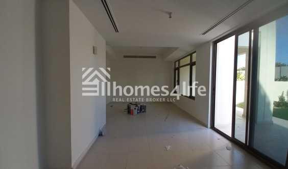 Spacious BRight Private Backyard to Rent in Dubai
