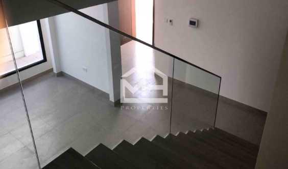 Corner 5 Bedrooms Prime Location Near Facilities