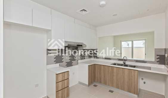 BRand New 3 Bedrooms Th Ready To Move In