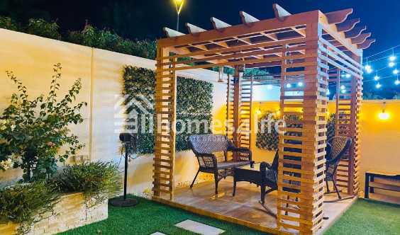 Single Row Upgraded Unit Available 01 March