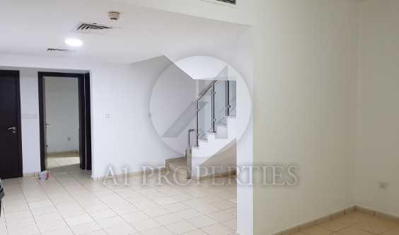 Park View Well Maintained Ready To Move in Dubai