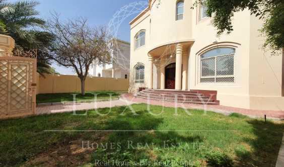 Private Villa With Garden Near To Stadium