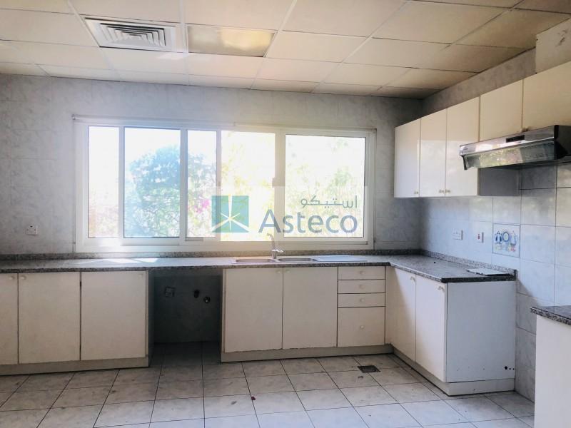 BRight And Spacious 4 Bedrooms Compound Villa For Rent