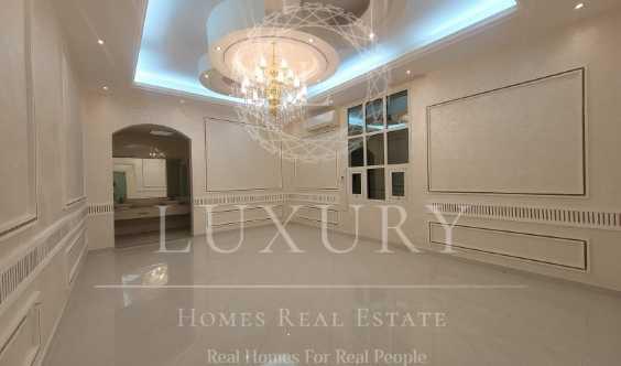 Astonishing Nicely Decorative With Mountain View