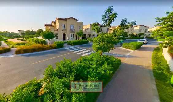 Large Plot 4 Bedrooms Townhouse Close To Souq