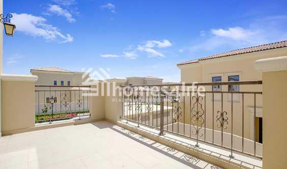 Vacant Spacious Immaculate Great Deal in Dubai