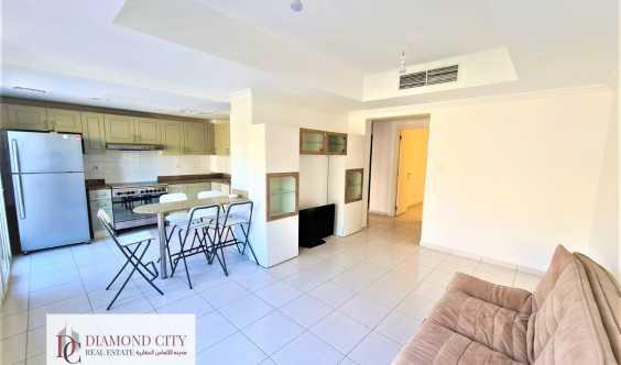 Quiet Location Upgraded Kitchen Close To Pool