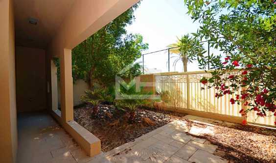 Elegant 3mtownhousew Private Garage to Rent