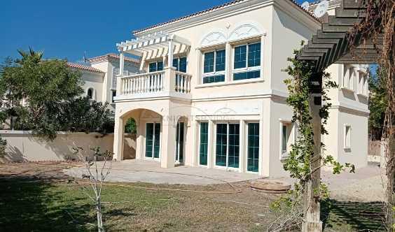 District 5 Spacious 2 Bedrooms Maid Jvt Dubai