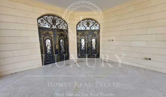 Private Villa With Huge Yard Maid And Driver Room