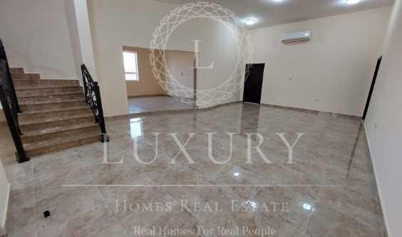 Spacious Duplex Villa Comes Driver And Maid Room