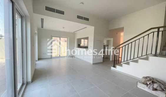 4 Bedrooms Maids BRand New Near Small Park
