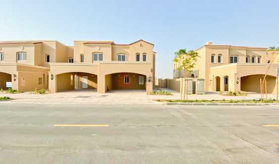 3 Bedrooms Maids Corner Unit Single Row in Dubai