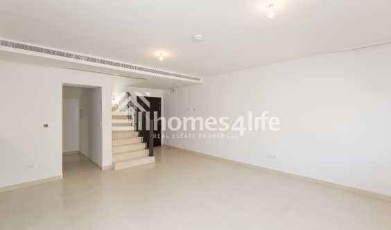 BRight And Beautiful 3 Bedrooms Rent BRand New