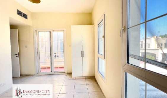 Lovely 4m Villa Low Maintenance Garden in Dubai