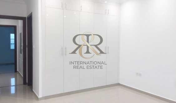 High Quality Design Private 3 Master Beds Maids