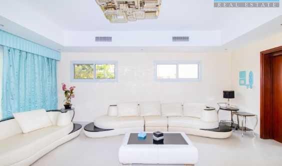 Ultra Modern Fully Furnished Luxurious Villa Vacant