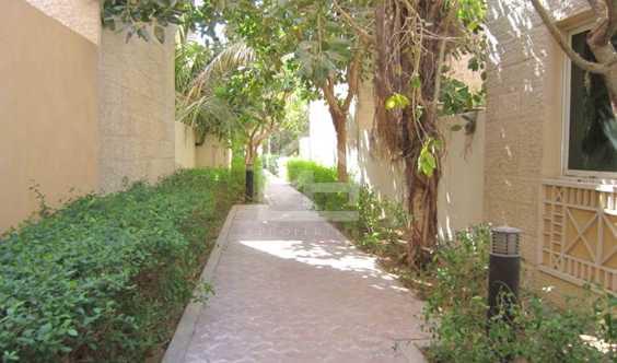 3+mcompound Villa With Shared Pool And Gym