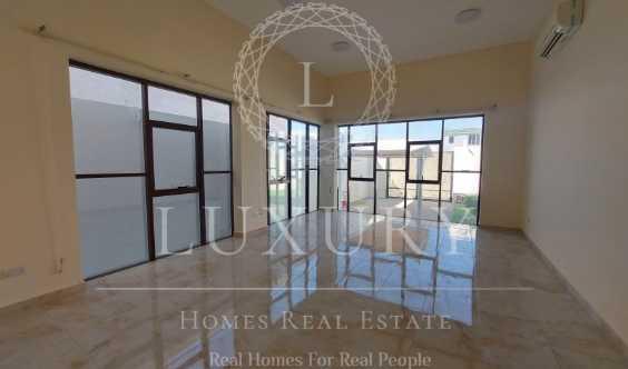 Spacious Luxury Villa With Modern Design in Dubai