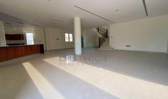 Big Plot Elevator Renovated to Rent in Dubai