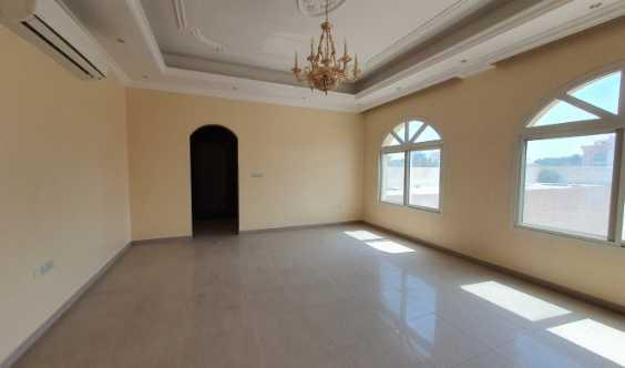 Spacious 5 Bedrooms Single Storey Villa In Juraina Area