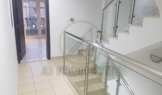 Park View Well Maintained Ready To Move in Dubai