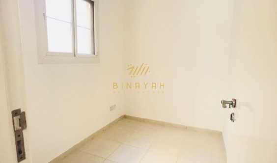 Type 4e Unfurnished Close To Pool Vacant in Dubai
