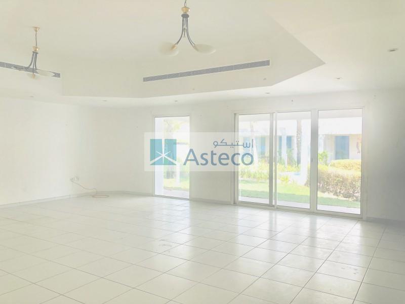 BRight And Spacious 4 Bedrooms Compound Villa For Rent
