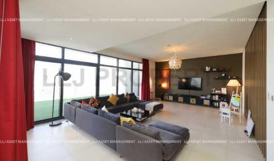 Single Row Corner Unit Landscaped Garden in Dubai