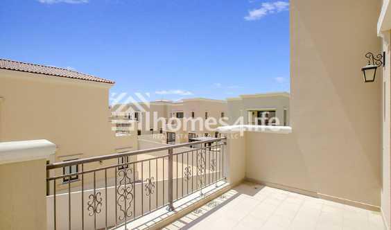 Vacant Spacious Immaculate Great Deal in Dubai