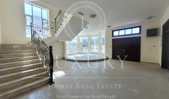 Amazing And Nice Community With Private Back Yard