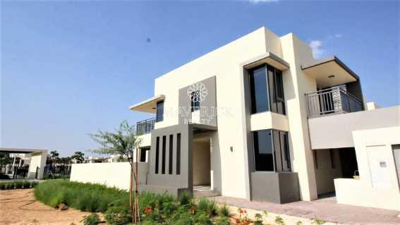 Spacious 5 Bedrooms Villa Maids R Garden Corner Unit