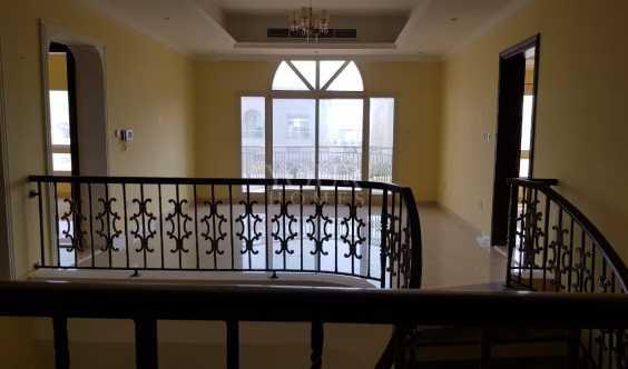 Corner 5 Bedrooms Room Villa In Barsha South