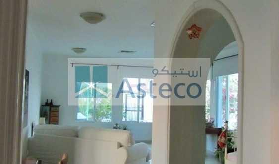 Semi Detached Villa With Private Garden in Dubai