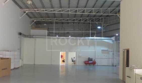 Fitted Spacious Warehouse With 32 Kw In Dip 1