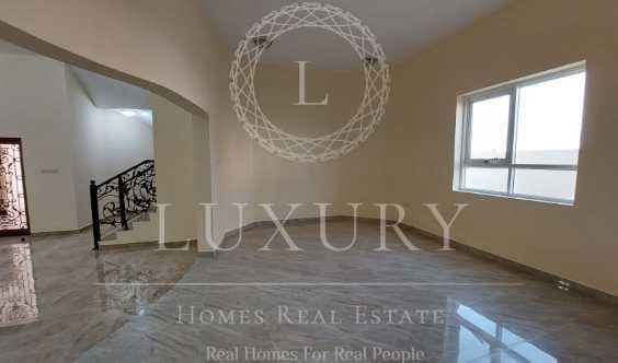 Spacious Duplex Villa Comes Driver And Maid Room