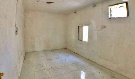 5 Bedrooms And Hall Single Storey Villa In Qadsia Area