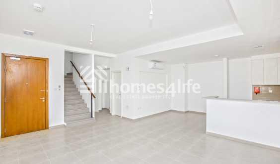 Vacant BRight And Spacious 3 Bedrooms Maids