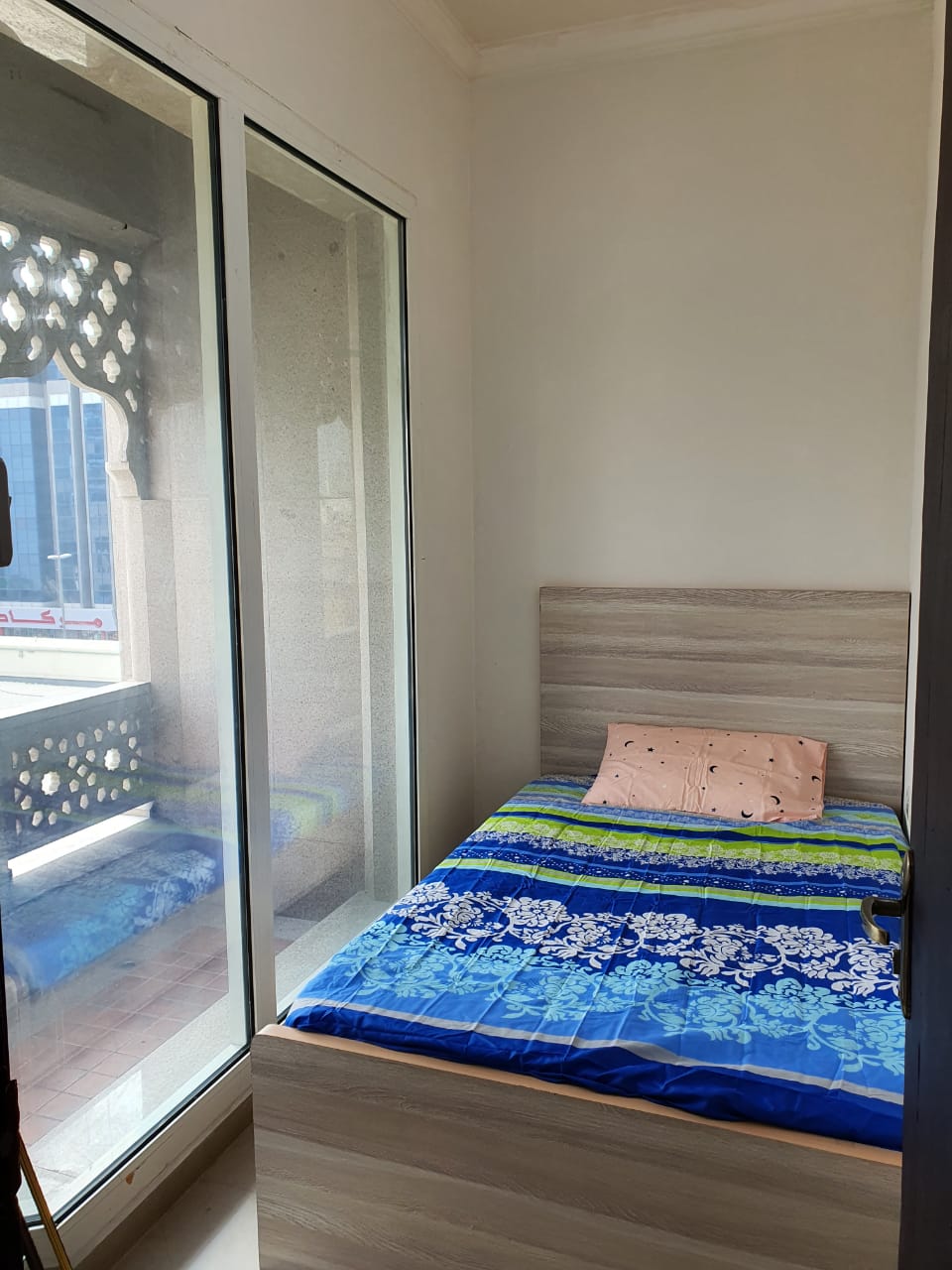 Partitions For Couples In Aed 1200 To 1800 Inclusive All Very Close To Burjuman Metro Station Bur Dubai