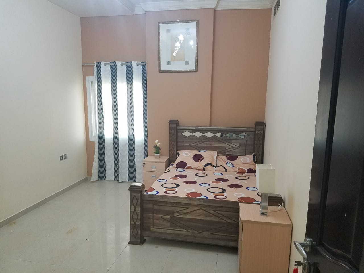 Rooms With Attach Washroom In Bur Dubai For Couples In Aed 2500 Inclusive All, Gas, C,ac, Dewa, Wifi