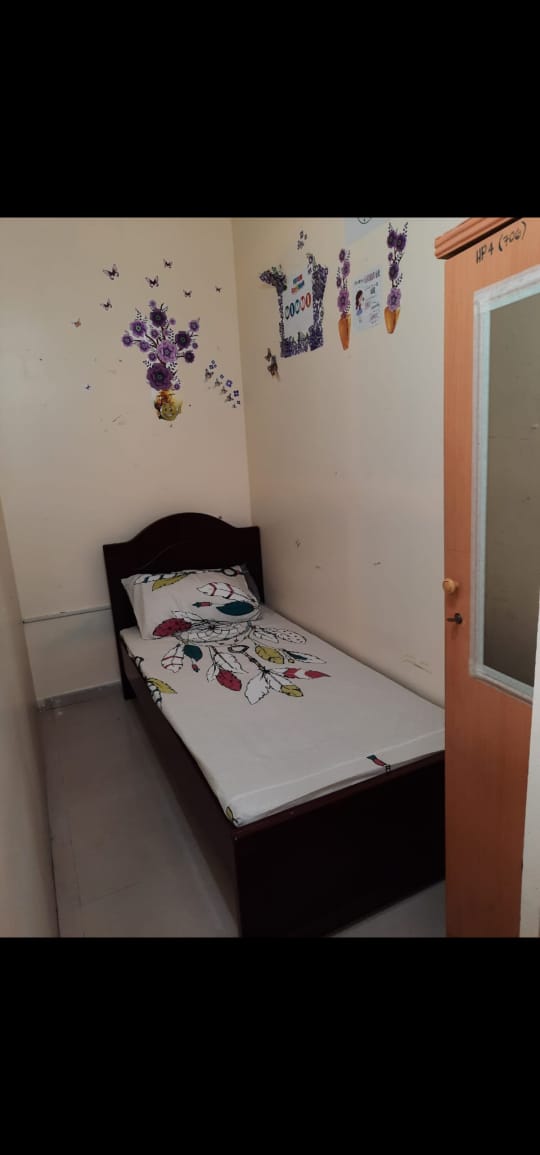 Partitions For Couples In Aed 1200 To 1800 Inclusive All Very Close To Burjuman Metro Station Bur Dubai