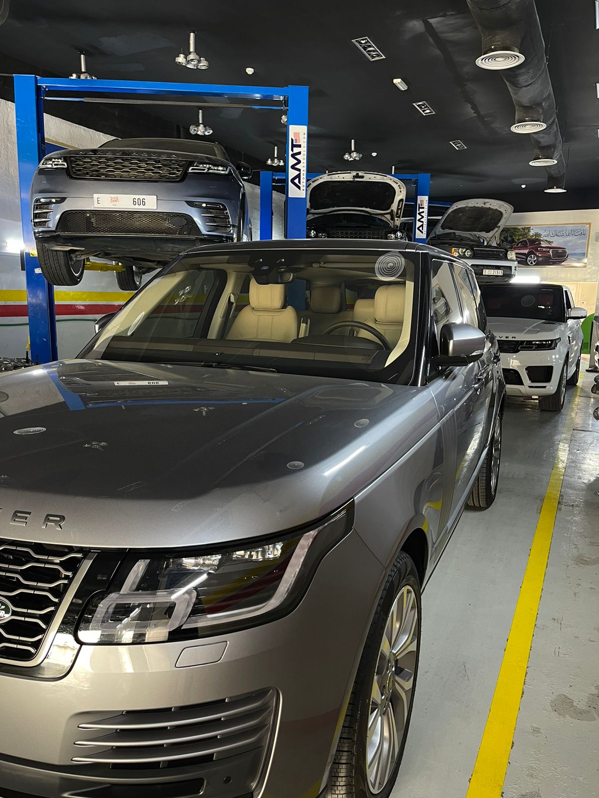 Range Rover And European Cars Service Garage In Dubai