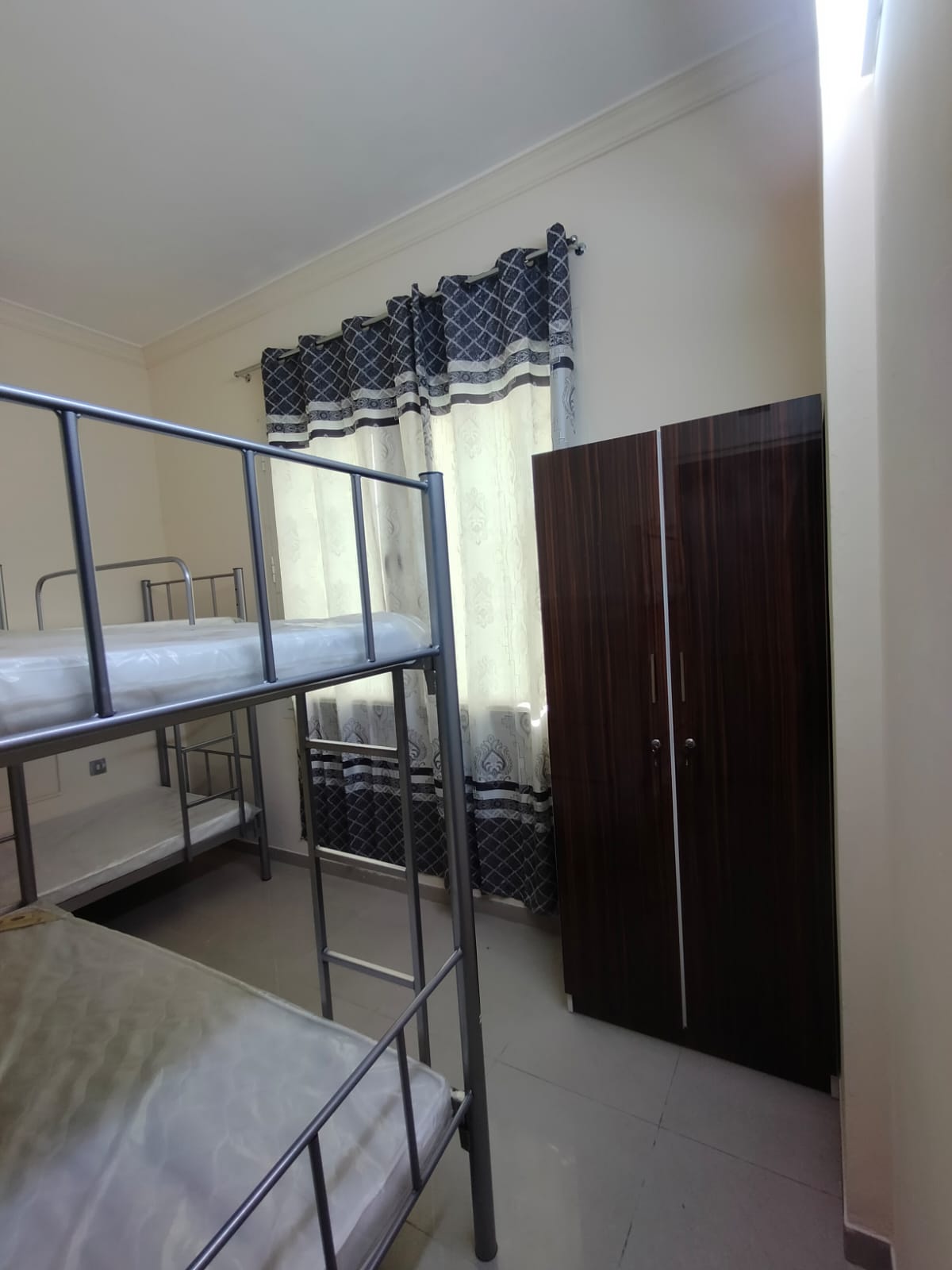 Furnished Big Partitions For 3 Or 4 Person In Aed 2200 Inclusive All, Gas, Dewa, Wifi In Bur Dubai