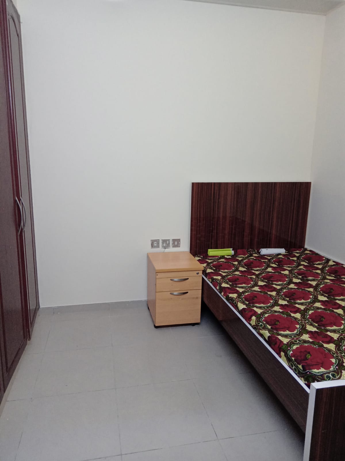 Furnished Big Partitions For Couples In Aed 1800 Inclusive All, C,ac, Gas, Dewa, Wifi In Bur Dubai