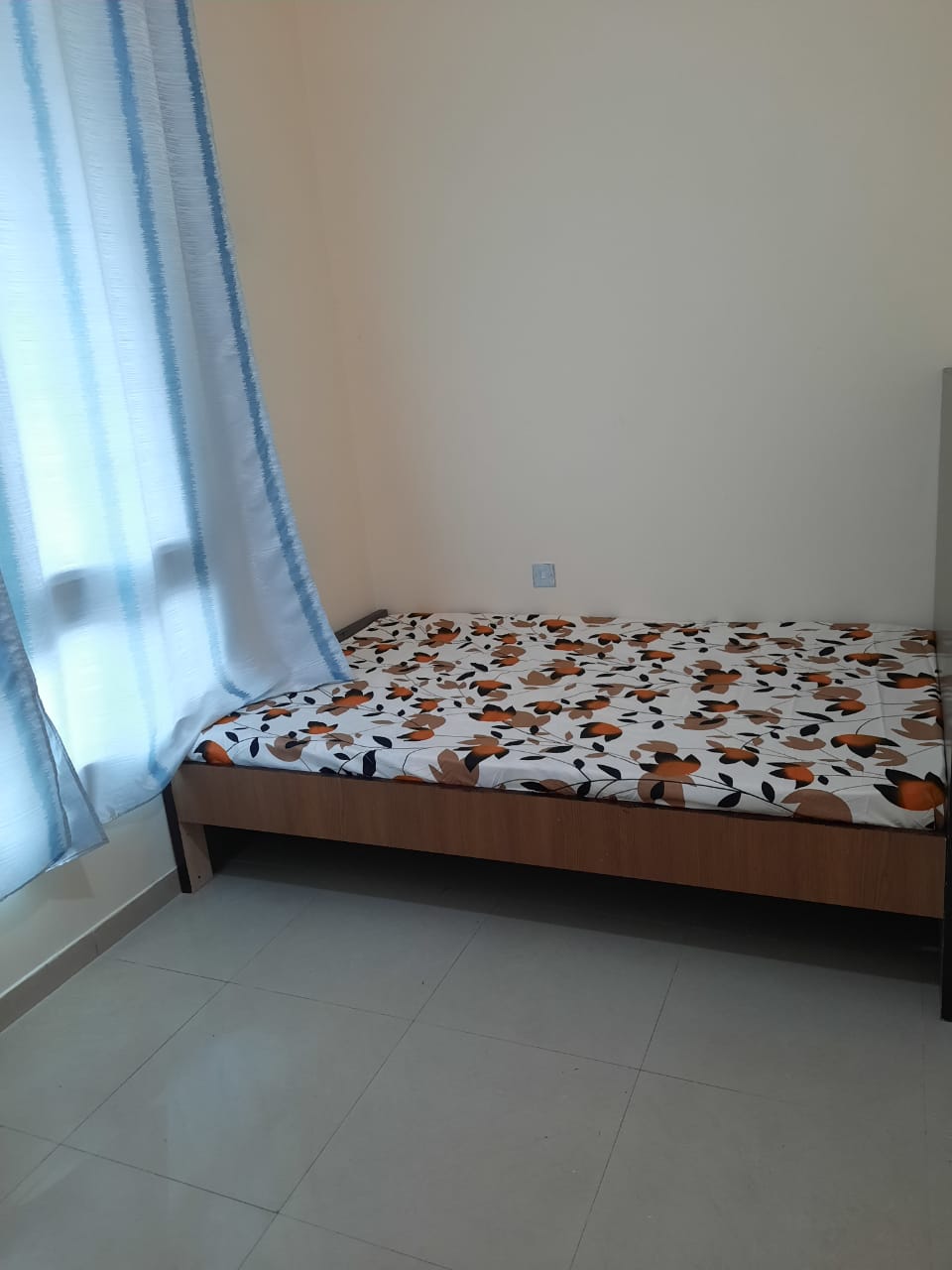 Furnished Big Partitions For 3 Or 4 Person In Aed 2200 Inclusive All, Gas, Dewa, Wifi In Bur Dubai