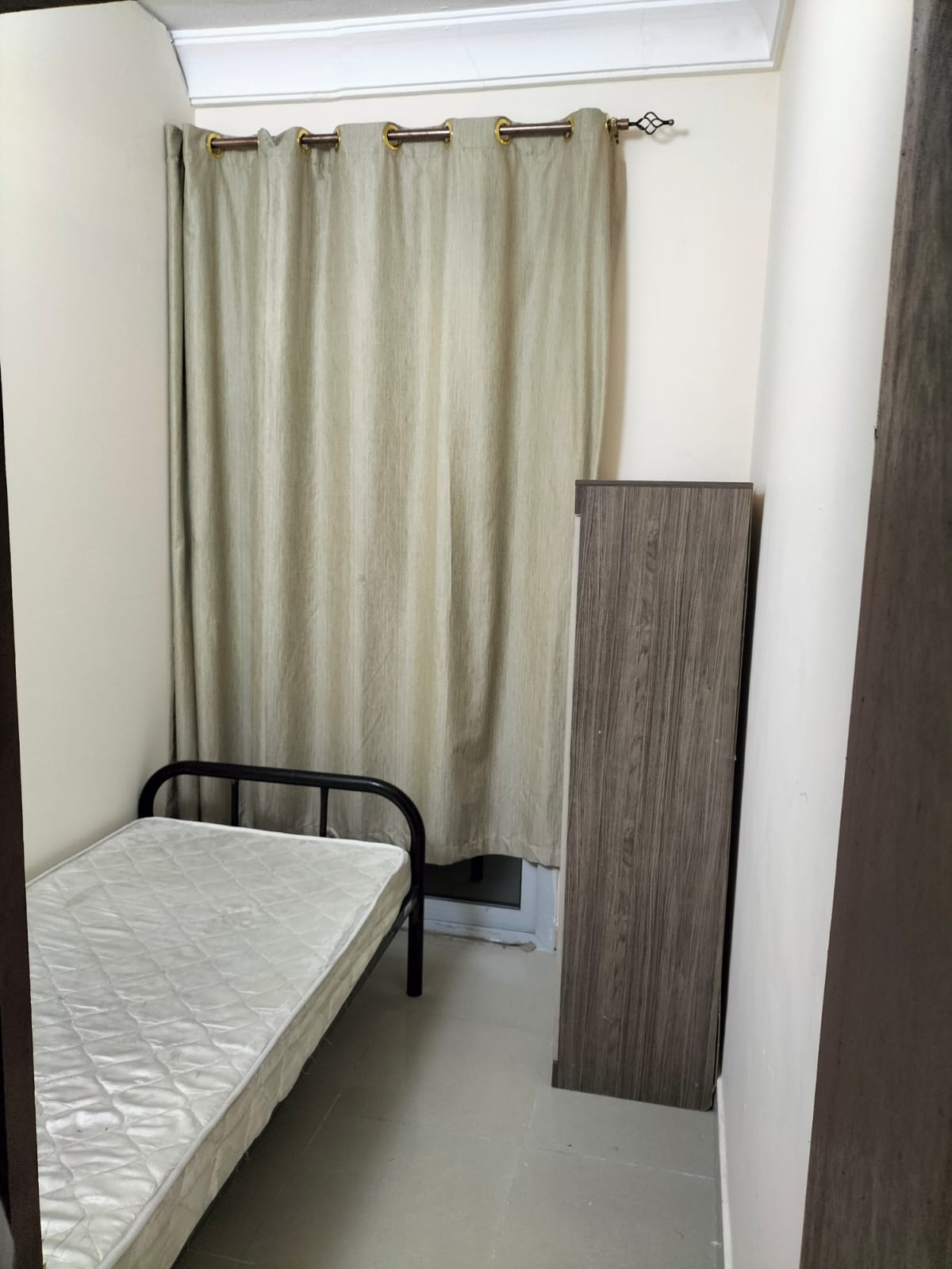 Closed Partition For Females Only With Balcony 3 Mint Walk From Dubai Boarder