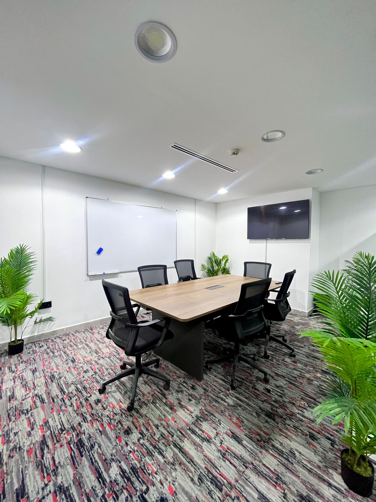 Fully Furnished Office Spaces For Rent in Dubai